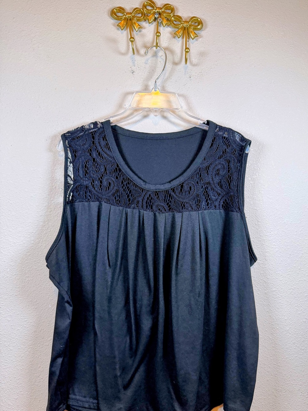 Sleeveless Black Lace Yoke Tank Top. Size 5X